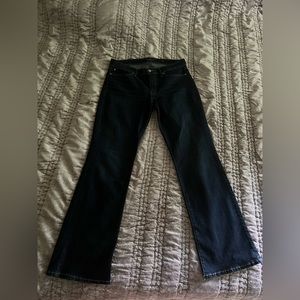 Lucky Brand mid-rise slightly flared jeans - size 10/reg